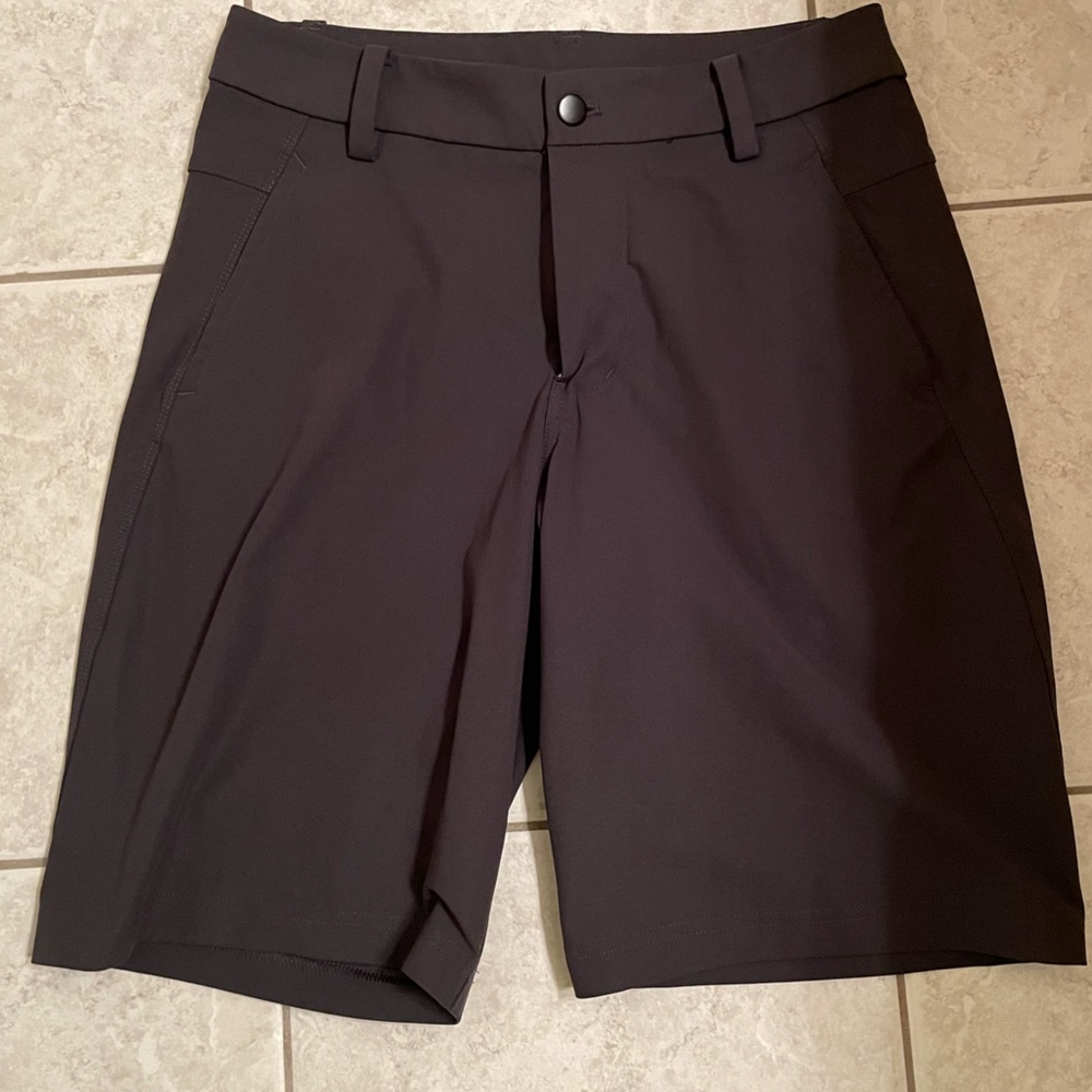 Lululemon Charcoal Gray Men's ABC Short Size 30
